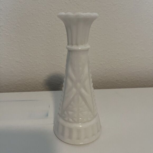 Anchor Hocking Other - Vtg Anchor Hocking Stars Bars White Milk Glass Bud Vase Wedding Decor 6"H 2.5"W